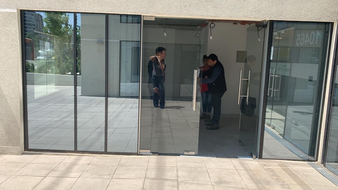 SE ARRIENDA Local en Estoril