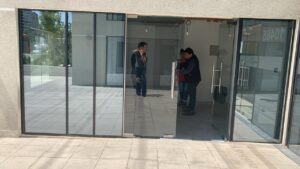 SE ARRIENDA Local Estoril