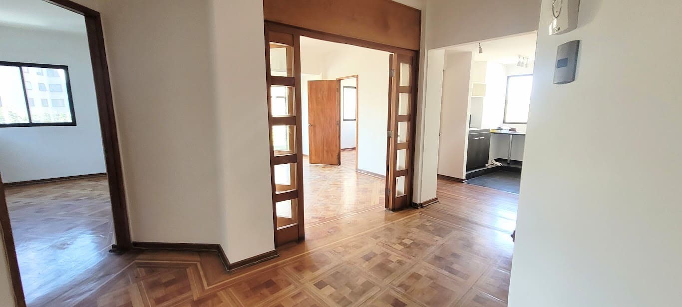 SE VENDE Oficina Bellas Artes