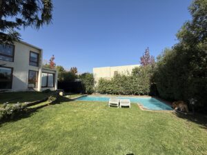 Se Vende casa La Reina