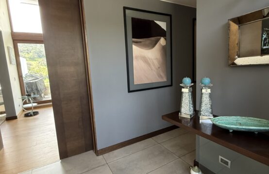 Se Arrienda Dpto. Triplex, A Pasos De Colegio Craighouse